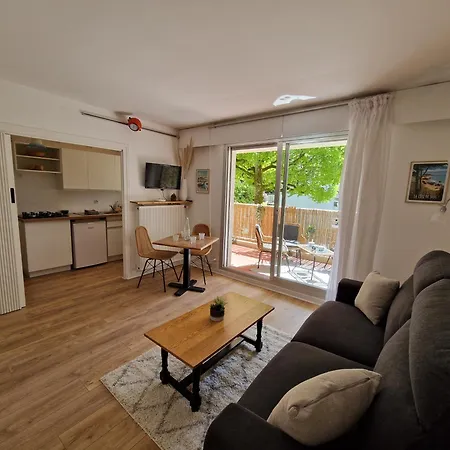 Apartment Sous Les Pins, Au Calme Avec Terrasse Proche *