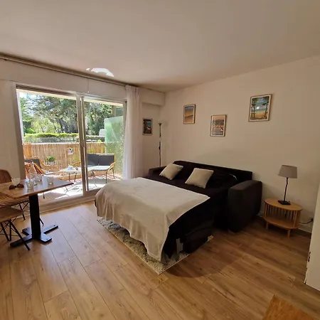 Apartment Sous Les Pins, Au Calme Avec Terrasse Proche *